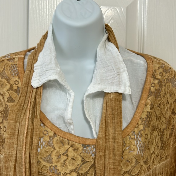 Italy made 100 percent Cotton blouse top with scarf and gold and white with lace - Picture 5 of 15